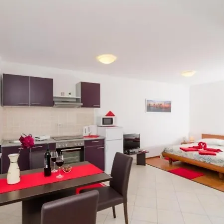 Goran - Modern And Spacious