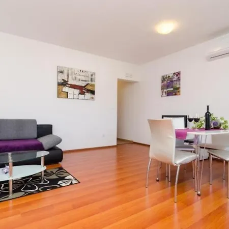 Goran - Modern And Spacious Apartman