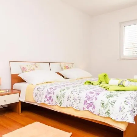 Goran - Modern And Spacious *